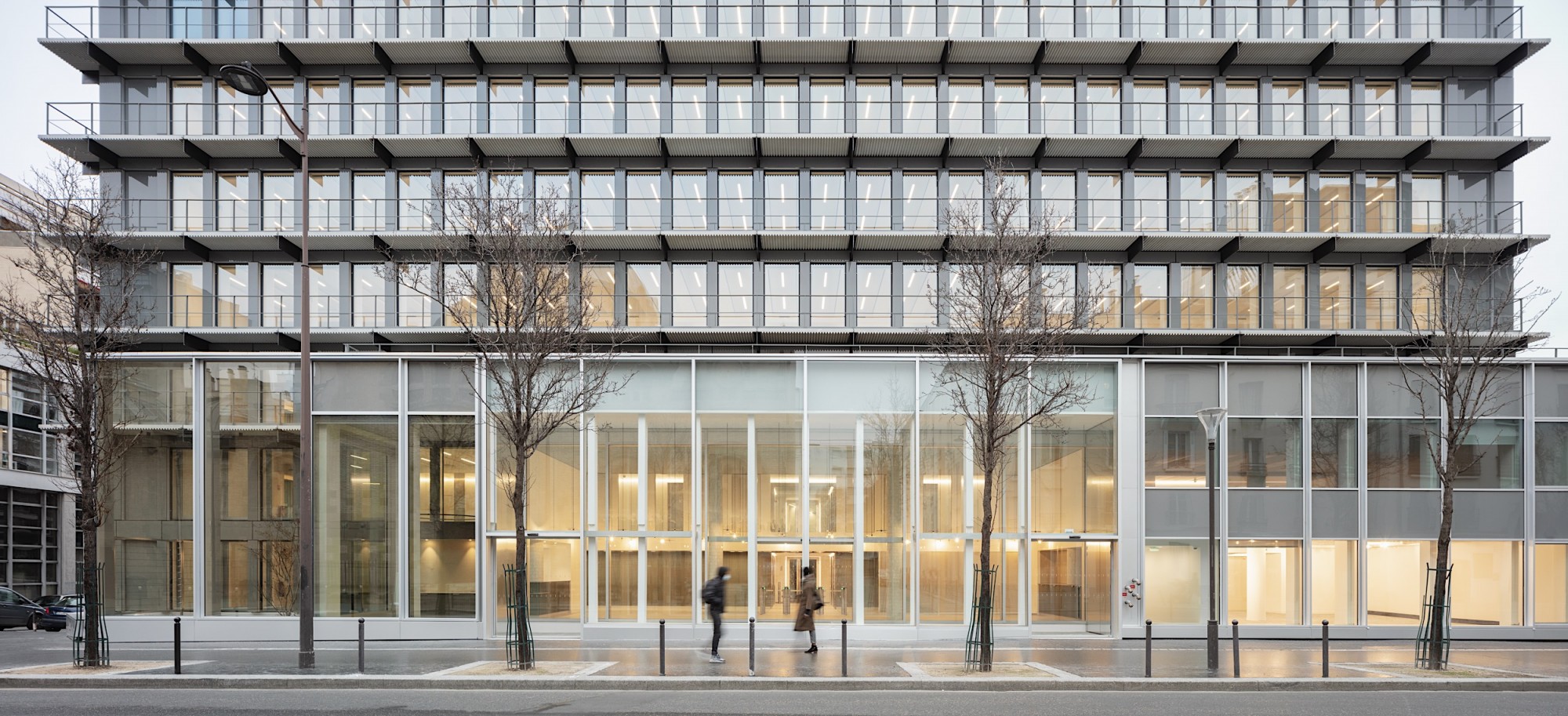 hlb-p228-bureaux-tombe-issoire_hall.jpg