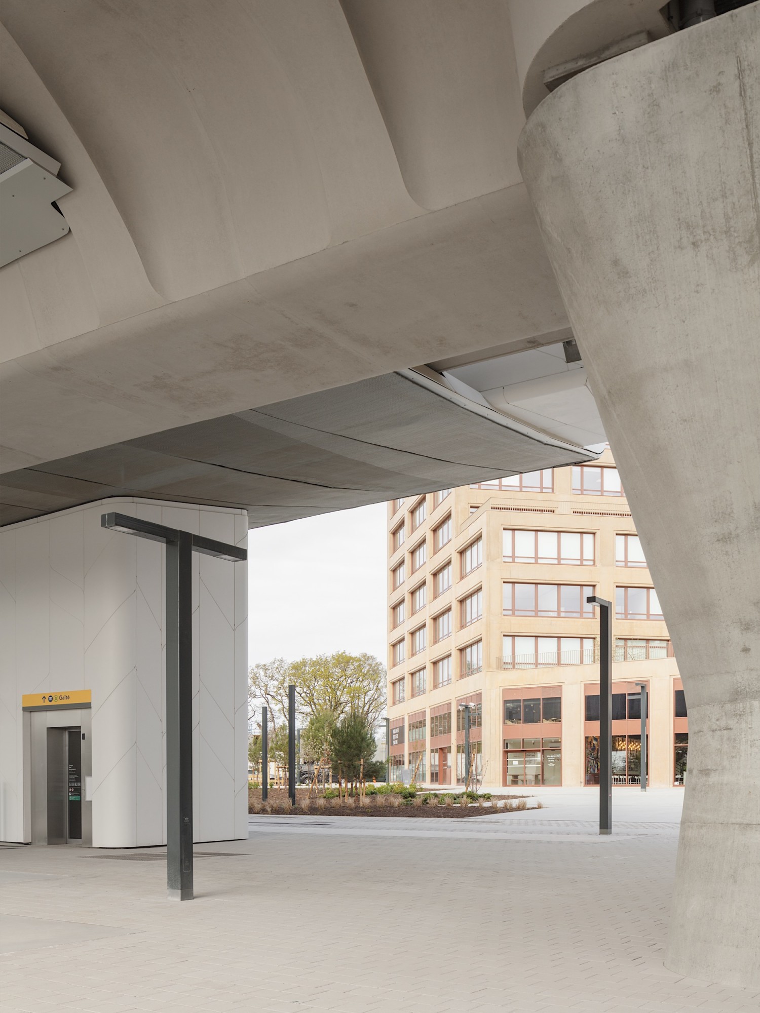 p300-hlb-coliving-bureaux-cesson-metro.jpg