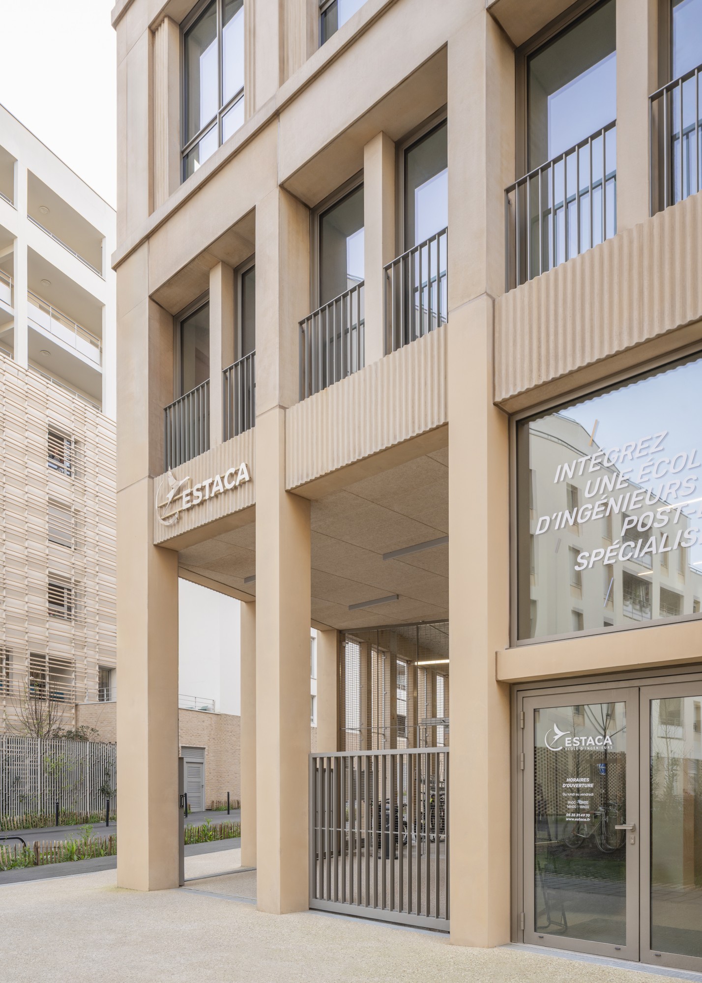 p326_bordeaux_estaca_entree.jpg